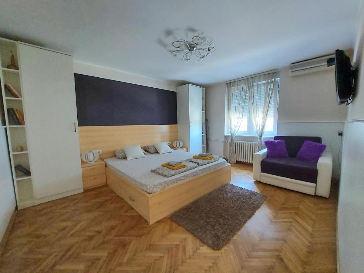 Central Apartment With Garage Нови Сад Екстериор снимка