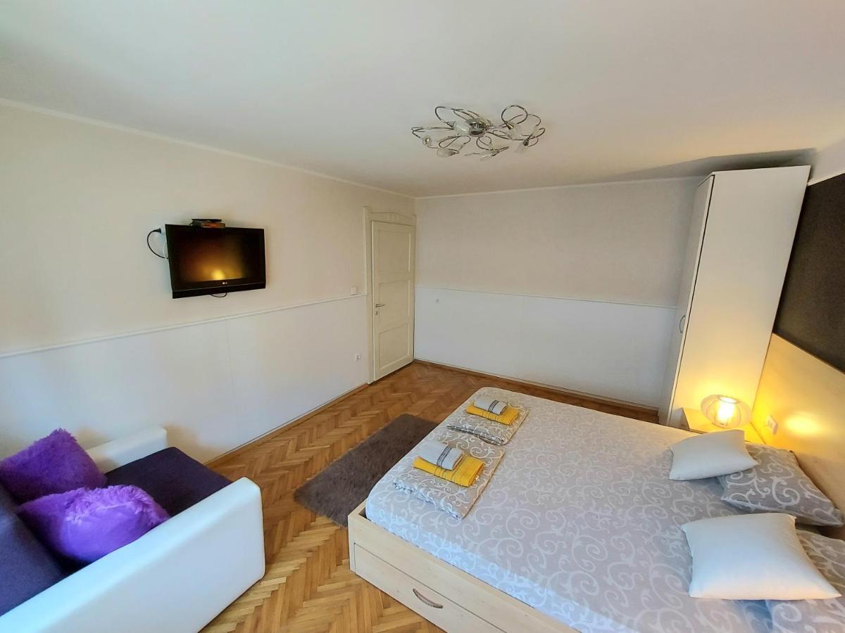 Central Apartment With Garage Нови Сад Екстериор снимка