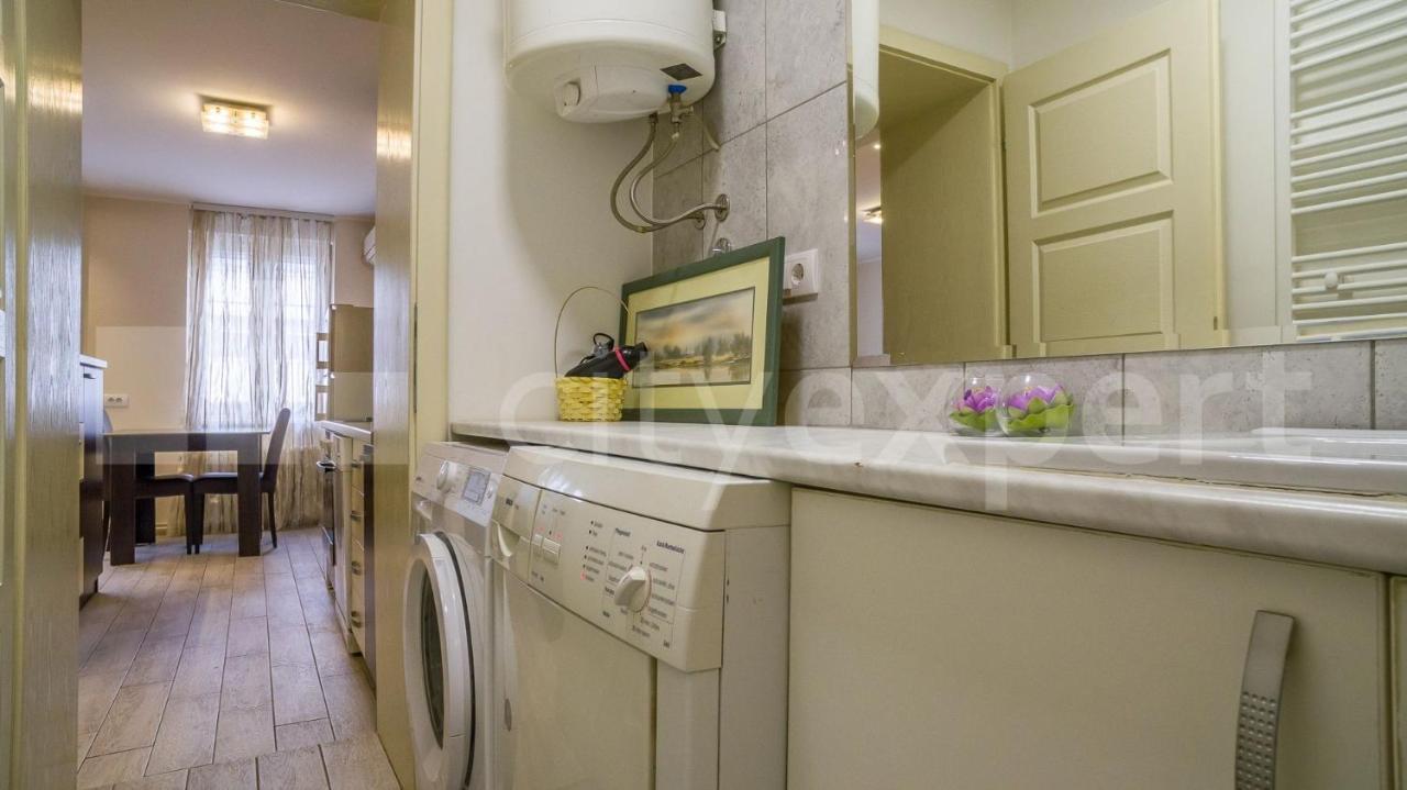 Central Apartment With Garage Нови Сад Екстериор снимка