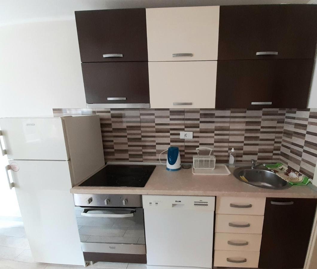 Central Apartment With Garage Нови Сад Екстериор снимка