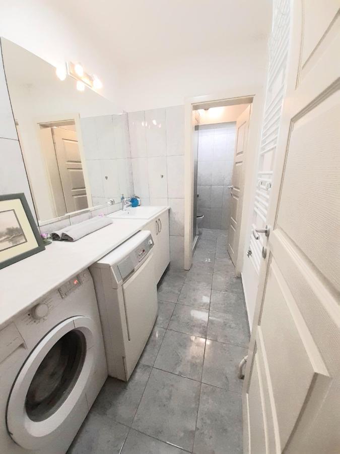 Central Apartment With Garage Нови Сад Екстериор снимка